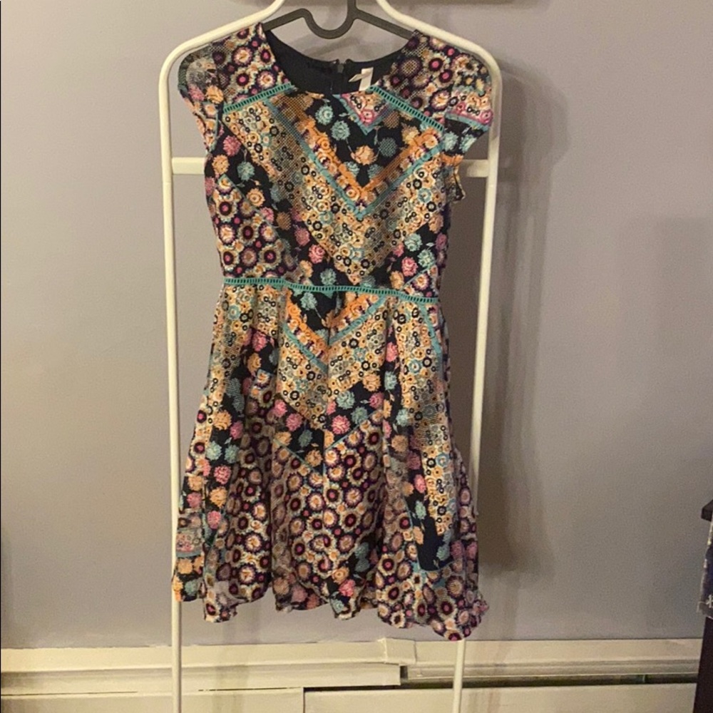 Girls lace dress